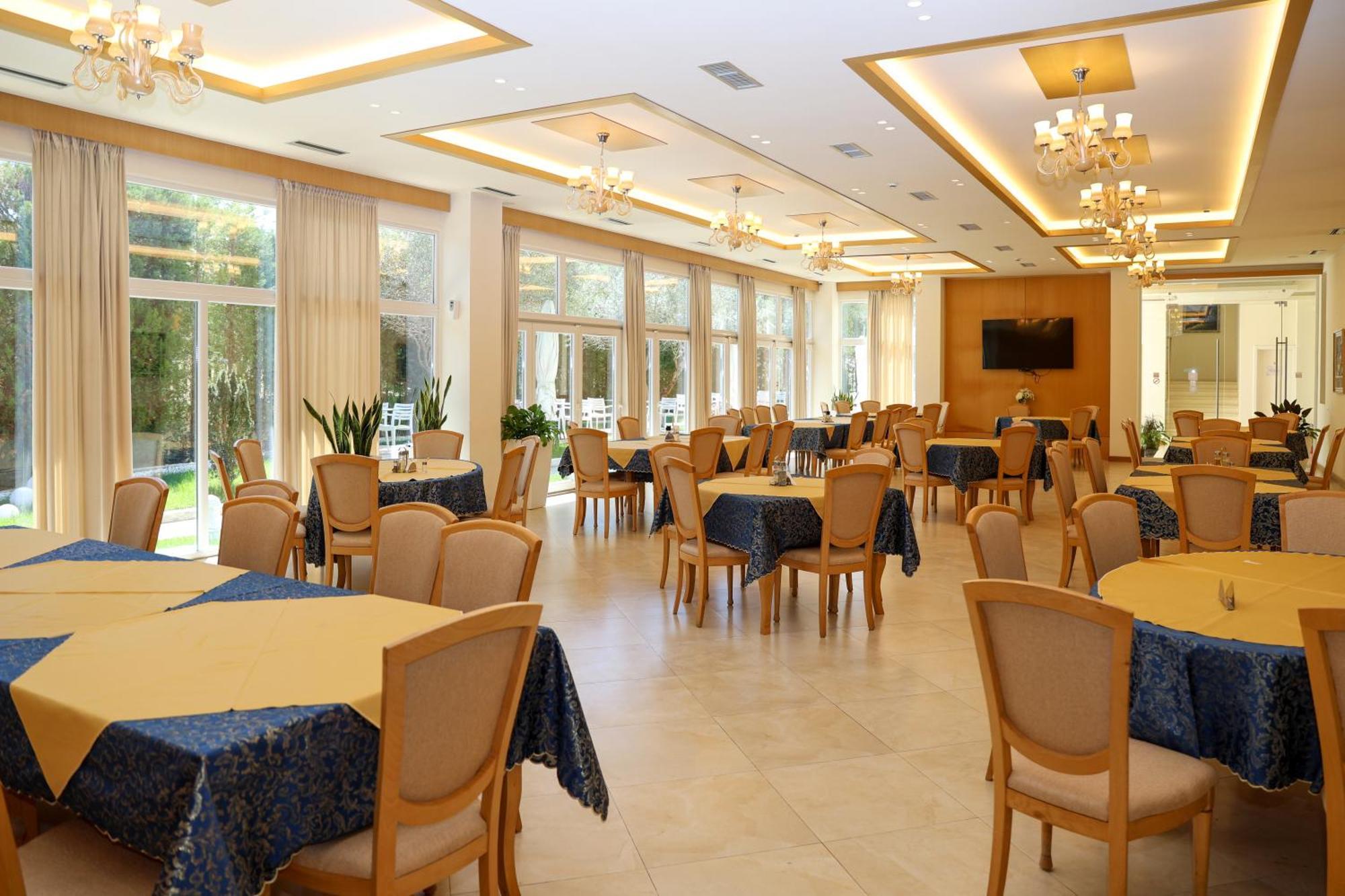 Hotel Grand White Berat