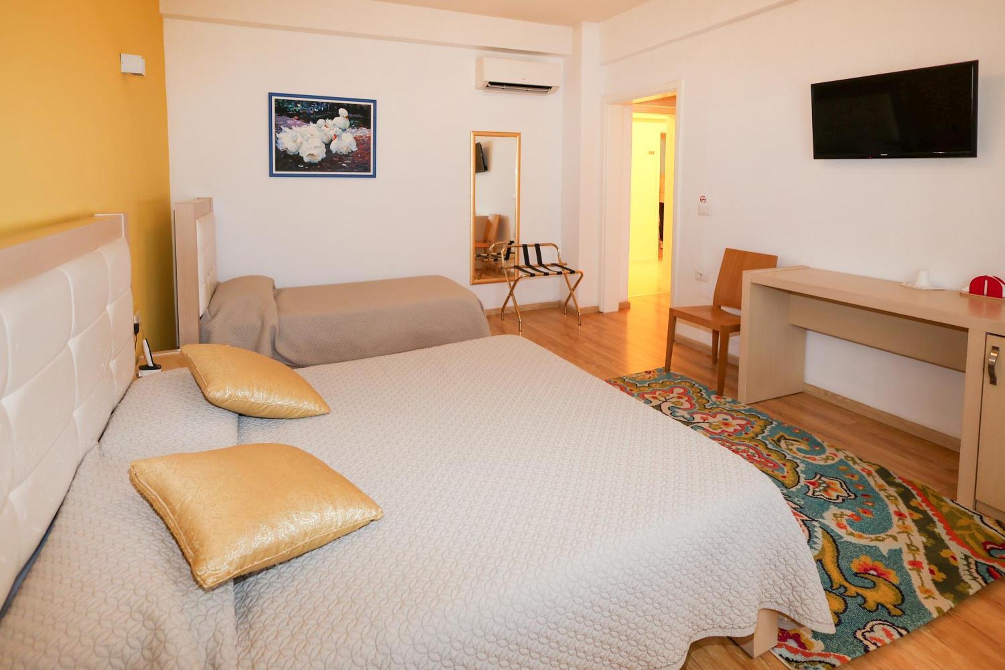 Hotel Grand White Berat