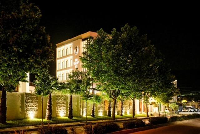 Hotel Grand White Berat