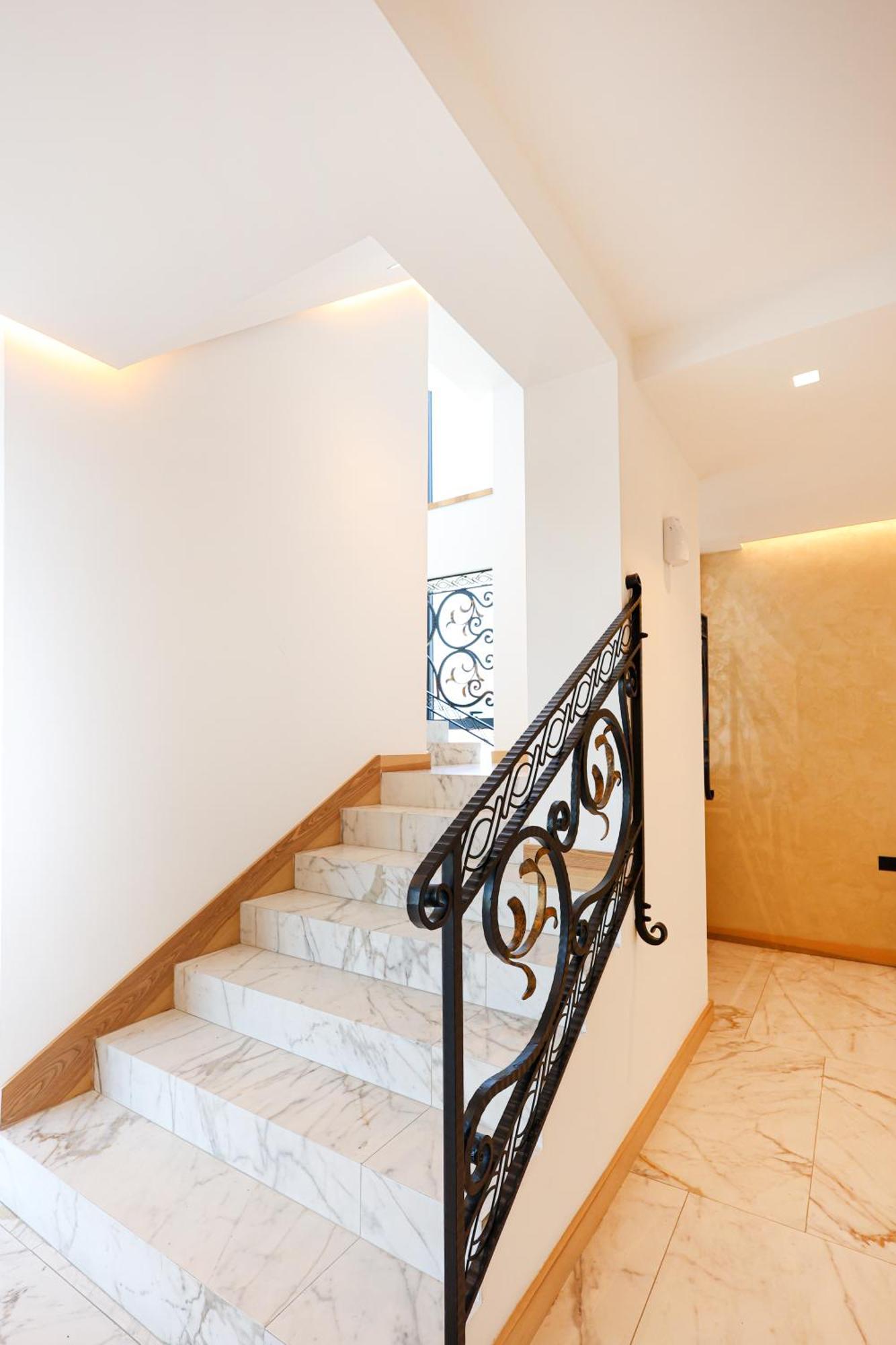 Hotel Grand White 4*