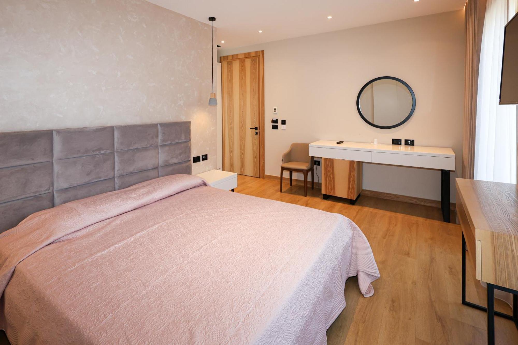 Grand White Hotel 4*
