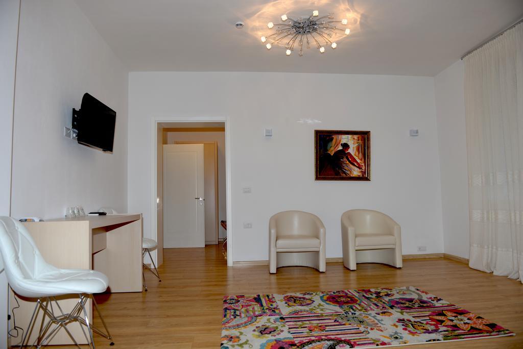 Hotel Grand White 4*
